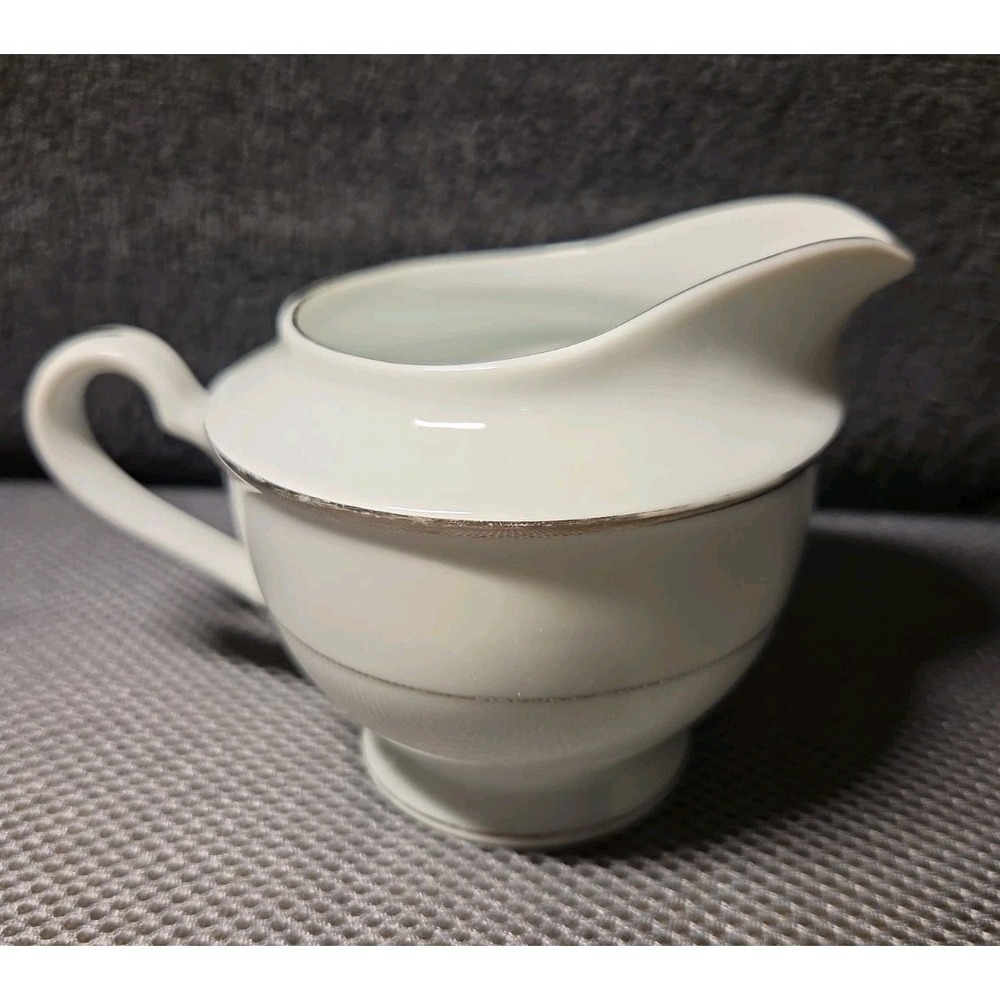 Fashion Manor Fine China Prelude Creamer